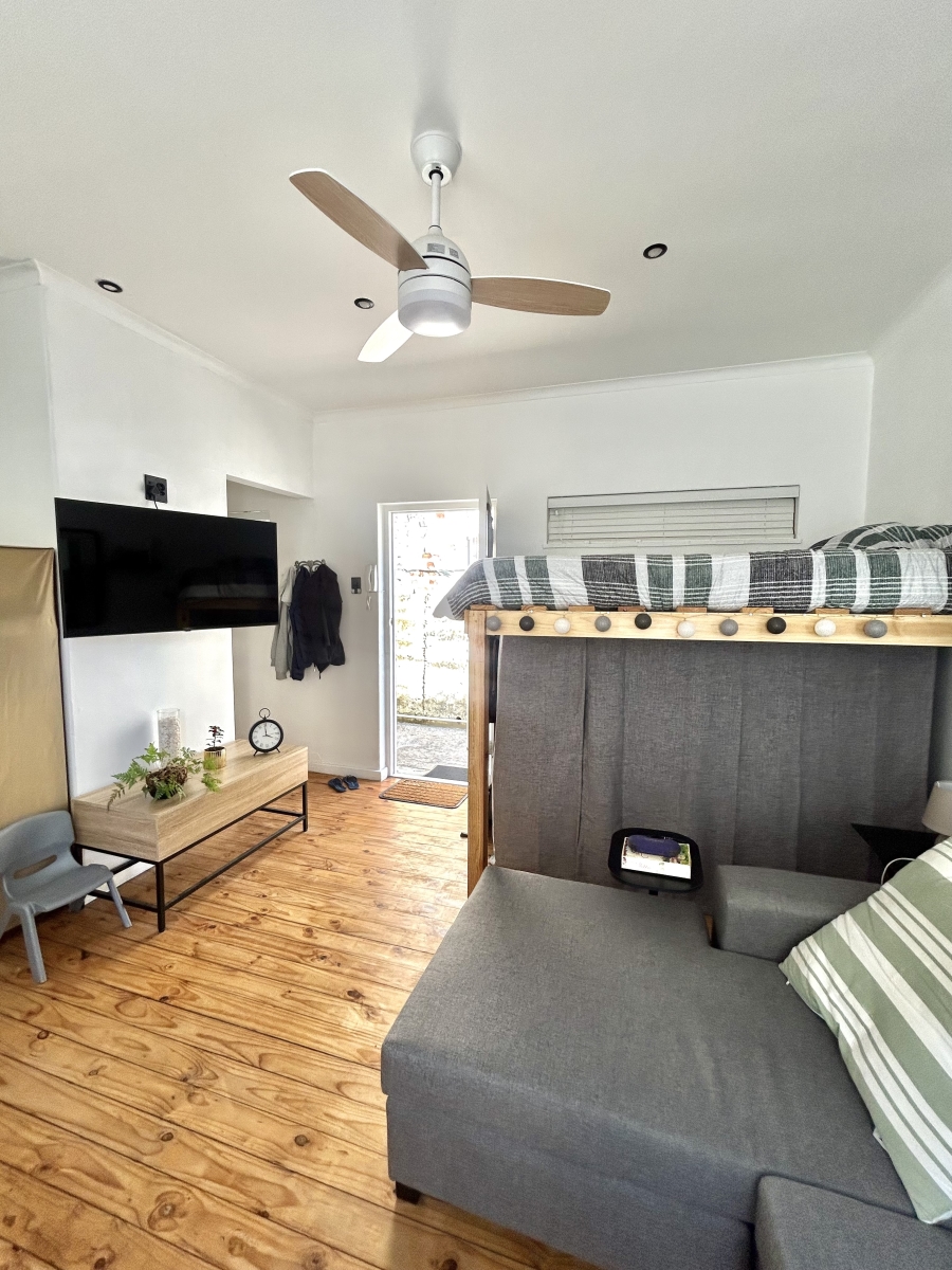 1 Bedroom Property for Sale in Green Point Western Cape